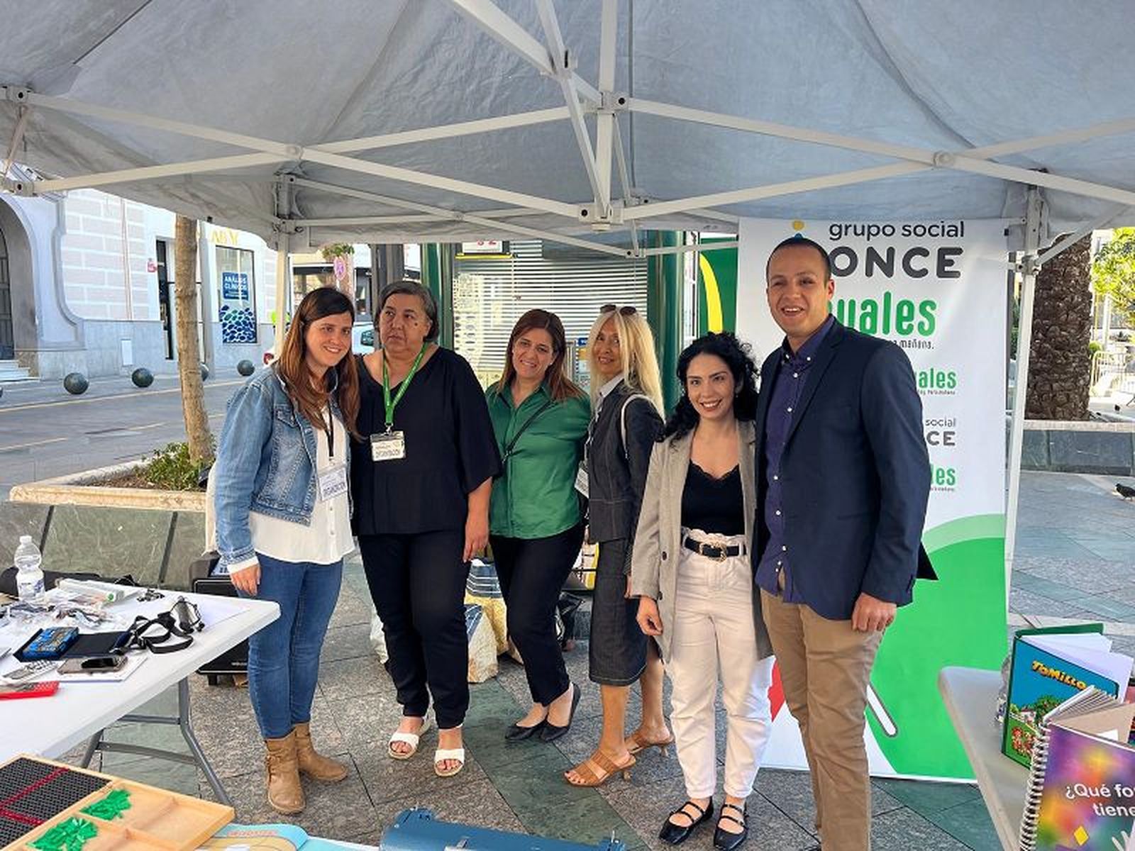 Trabajadores y directivos de la Once ceutí, en un acto público/FOTO EL PUEBLO