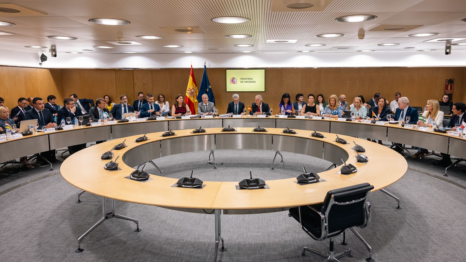 Ceuta reclama que el nuevo sistema de financiación tenga en cuenta sus singularidades en el CPFF