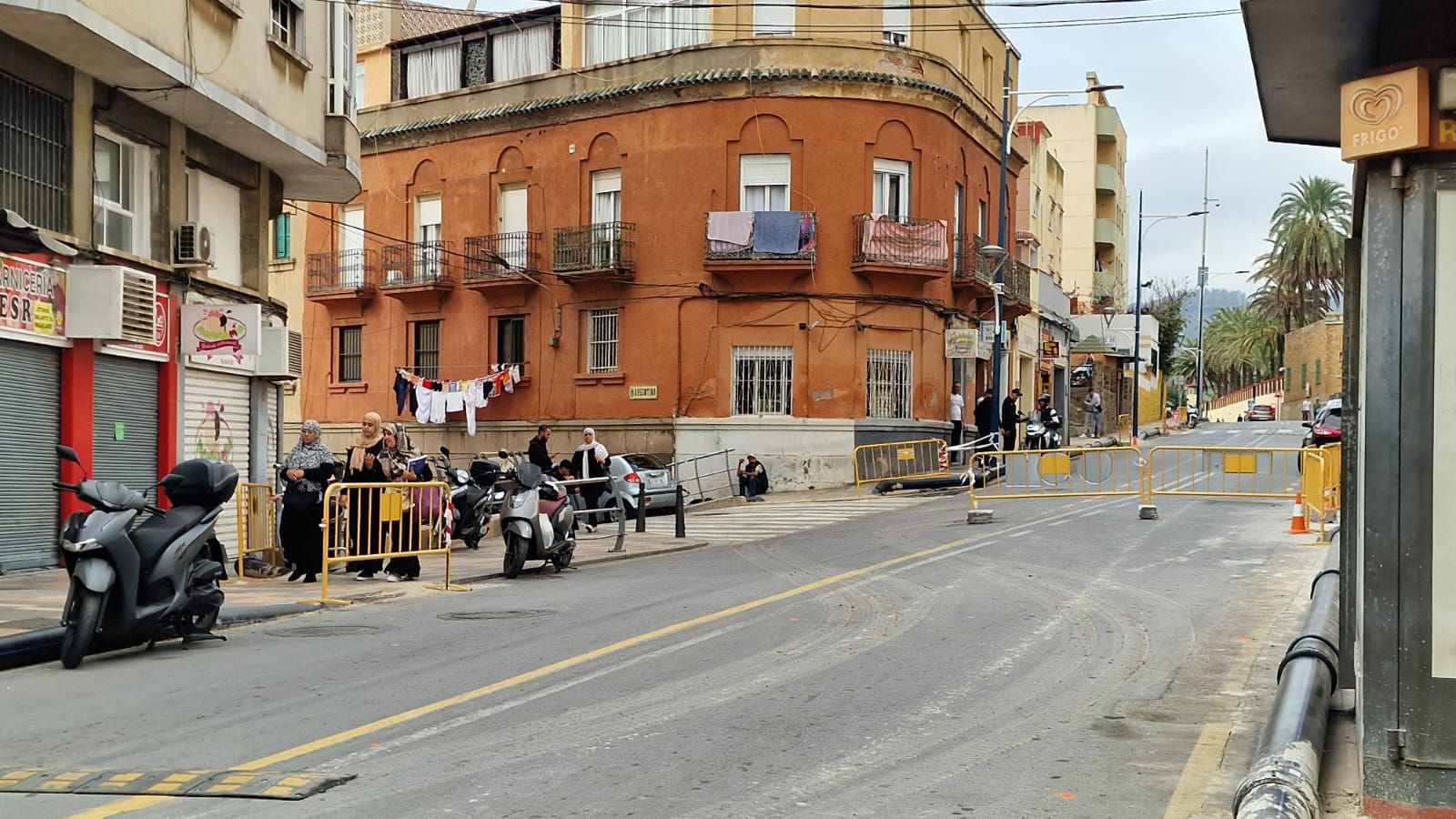 También ha sido cortado parte del segundo tramo de la obra, siendo el desvío ahora por calle Argentina