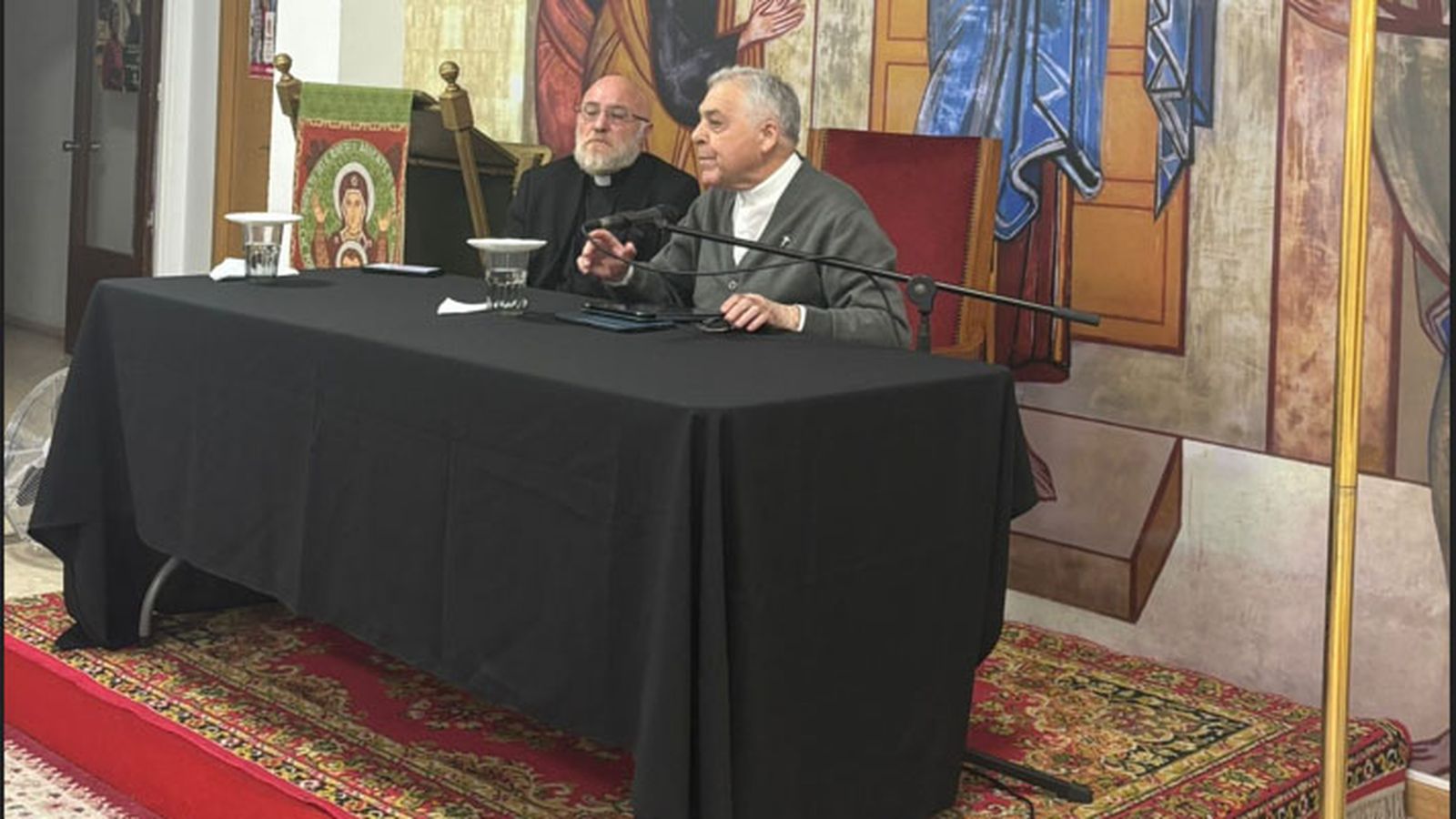 El sacerdote Secundino Castro, durante una de sus intervenciones en las jornadas El sacerdote Secundino Castro, durante una de sus intervenciones en las jornadas