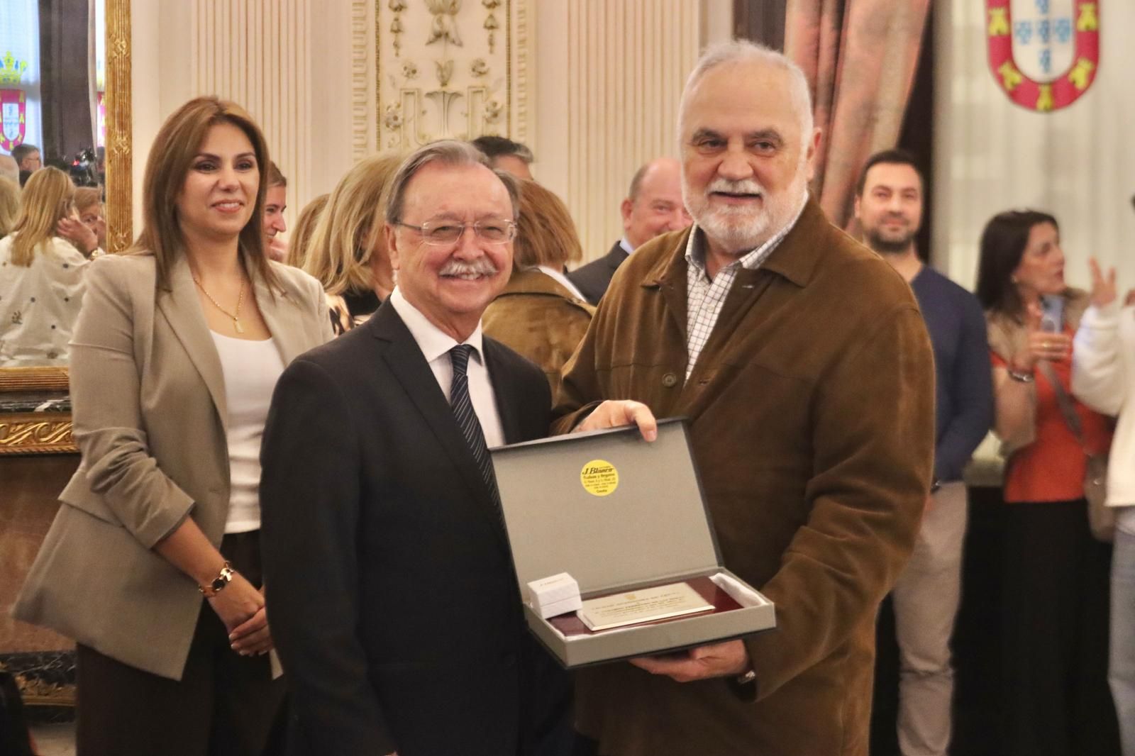 Acto de entrega de reconocimientos por el Día del Funcionario en el Salón del Trono