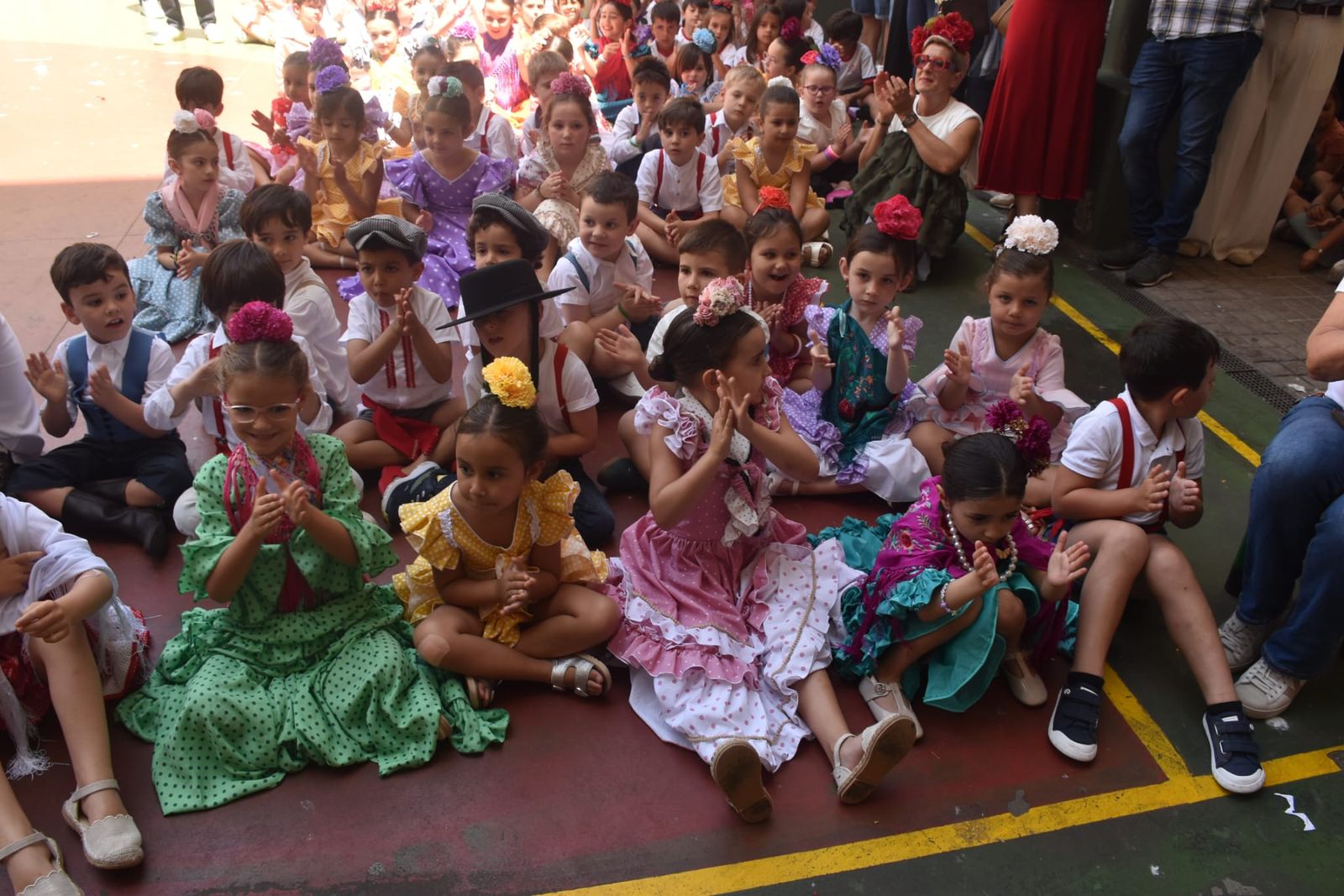 El Colegio de San Agustín disfruta de una feliz jornada solidaria con su Cruz de Mayo