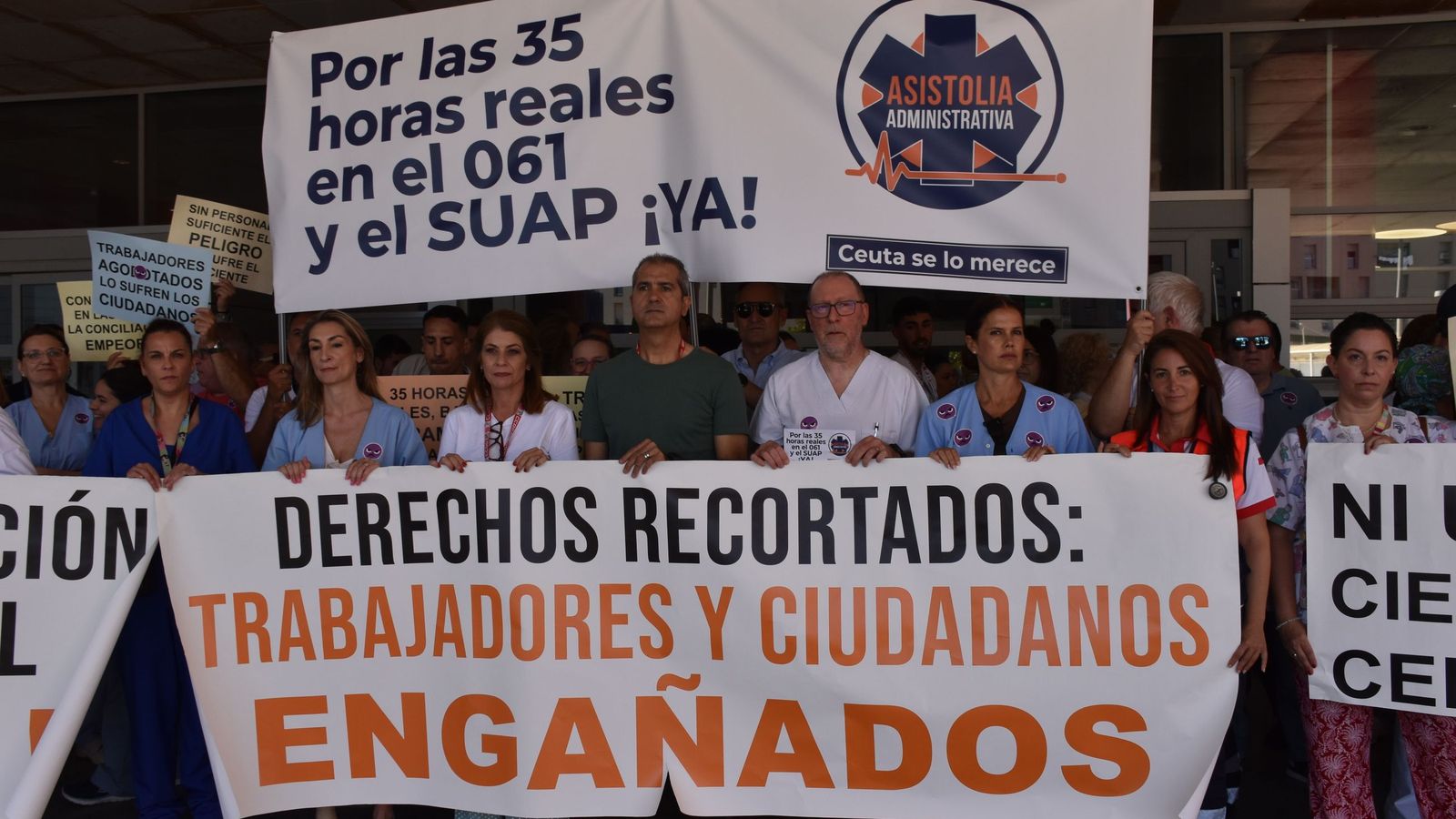 Concentración celebrada en el hospital contra la aplicación de INGESA de la jornada de 35 horas