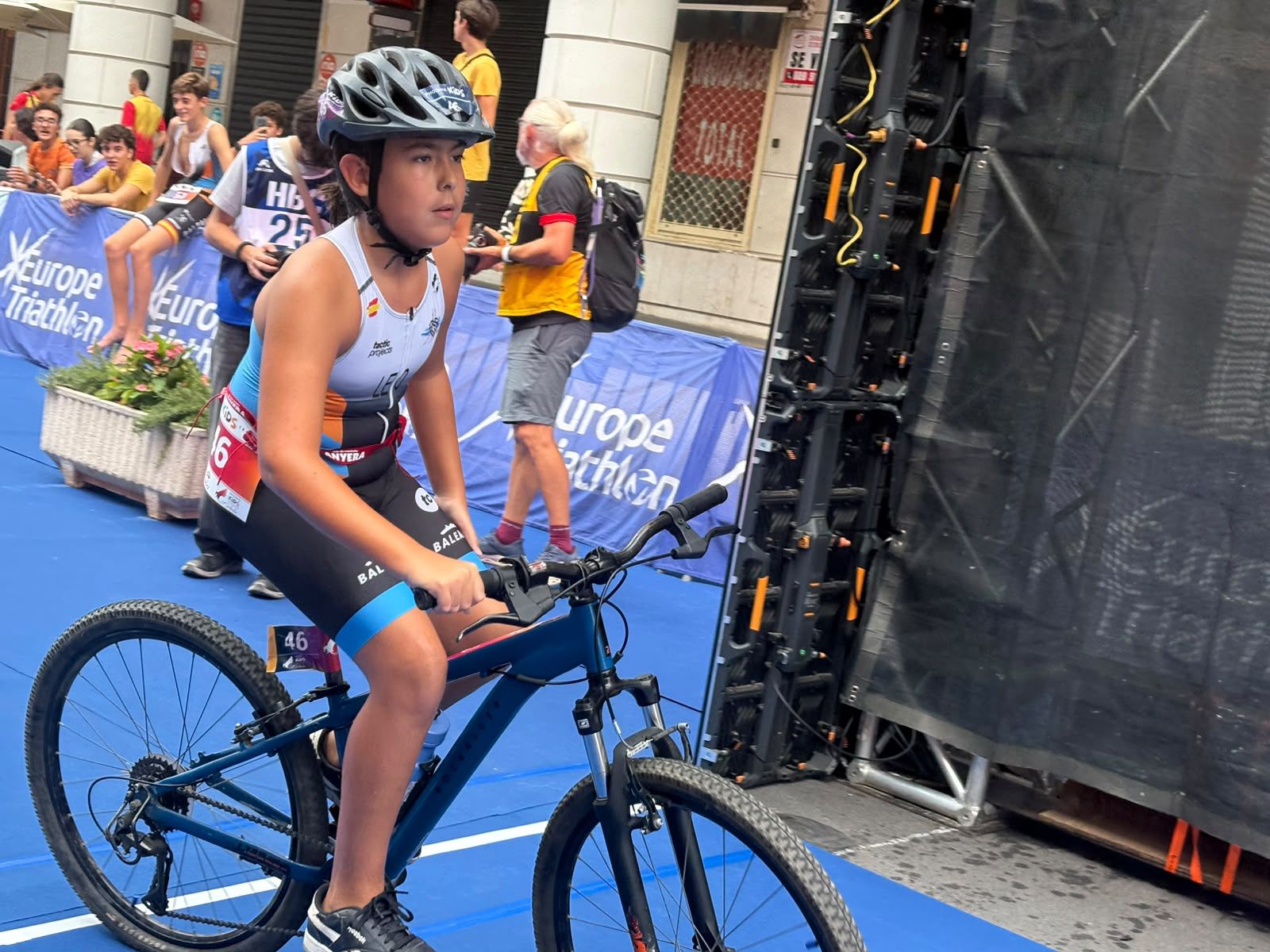Los aficionados al triatlón en Ceuta se reúnen para participar en el Acuatlón Popular 'Juan Mur' y en la Phoenix Kids Triathlon