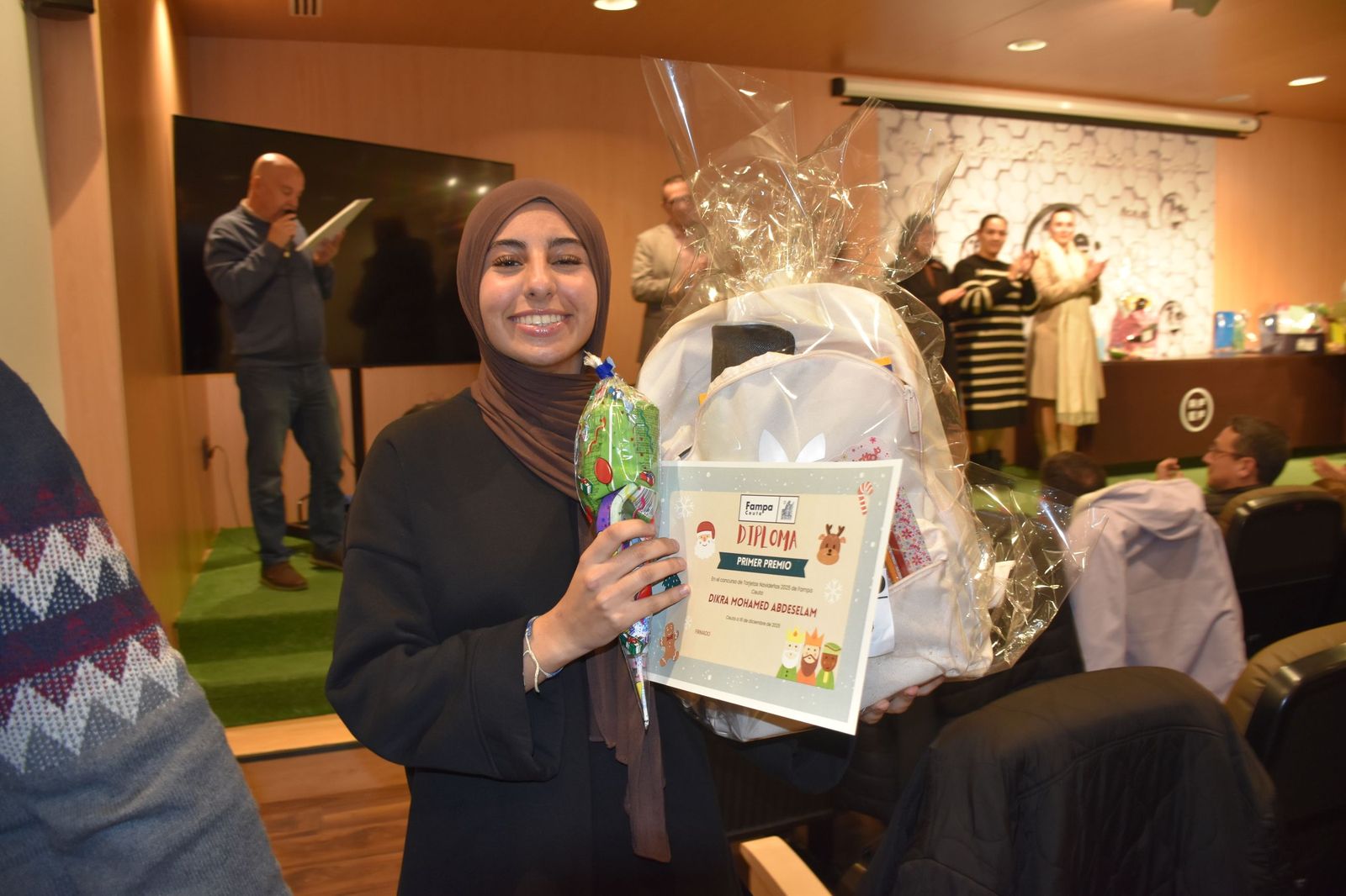 La entrega de premios de la FAMPA por la confección de tarjetas navideñas, en imágenes