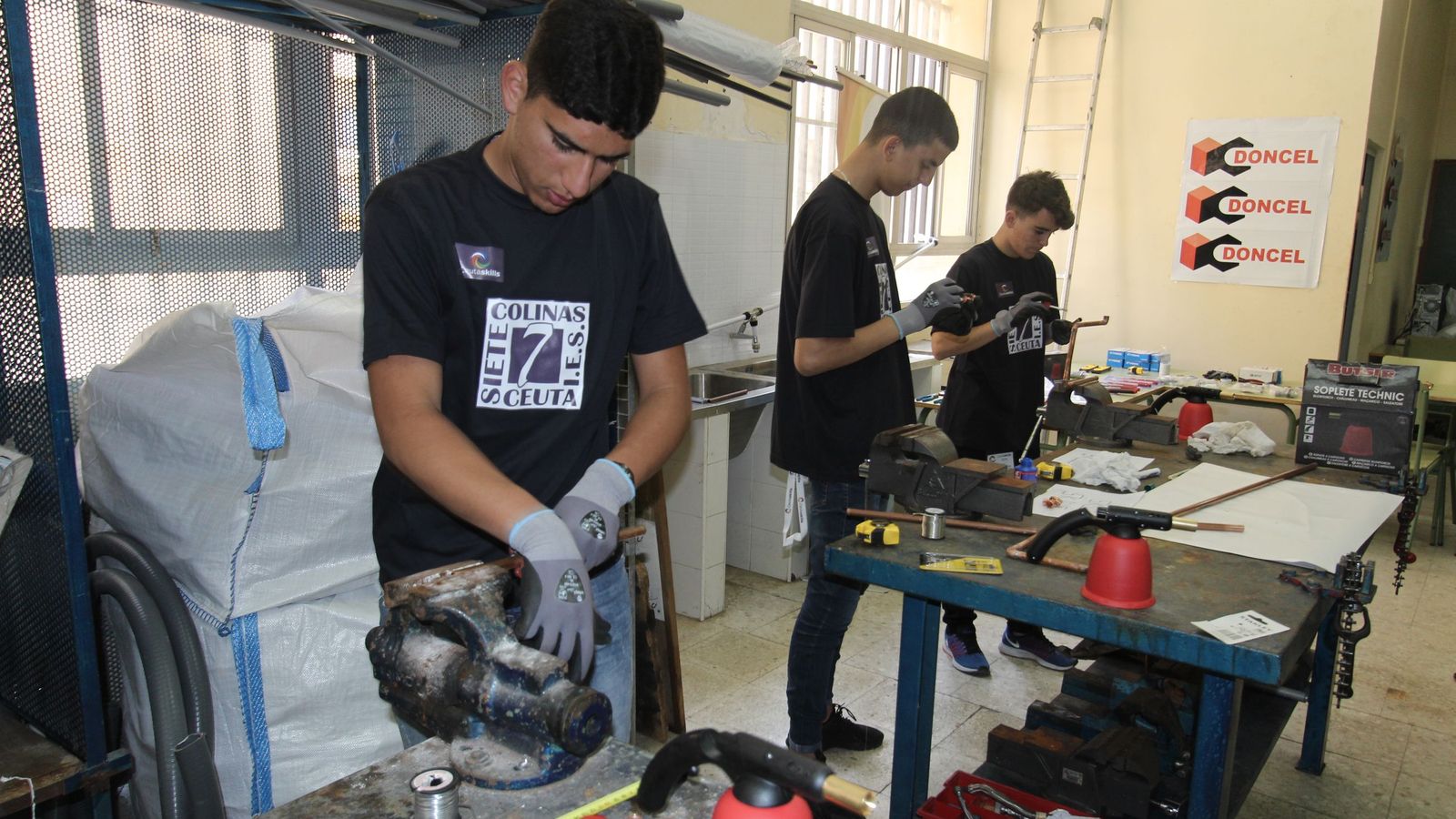 Jóvenes realizando su formación profesional en una imagen de archivo. / FOTO REDUAN