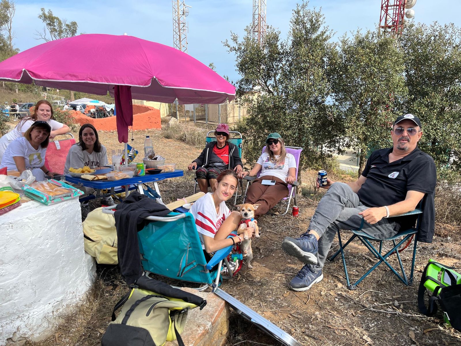 Una Mochila vivida con un ojo puesto en la preservación del entorno natural Una Mochila vivida con un ojo puesto en la preservación del entorno natural