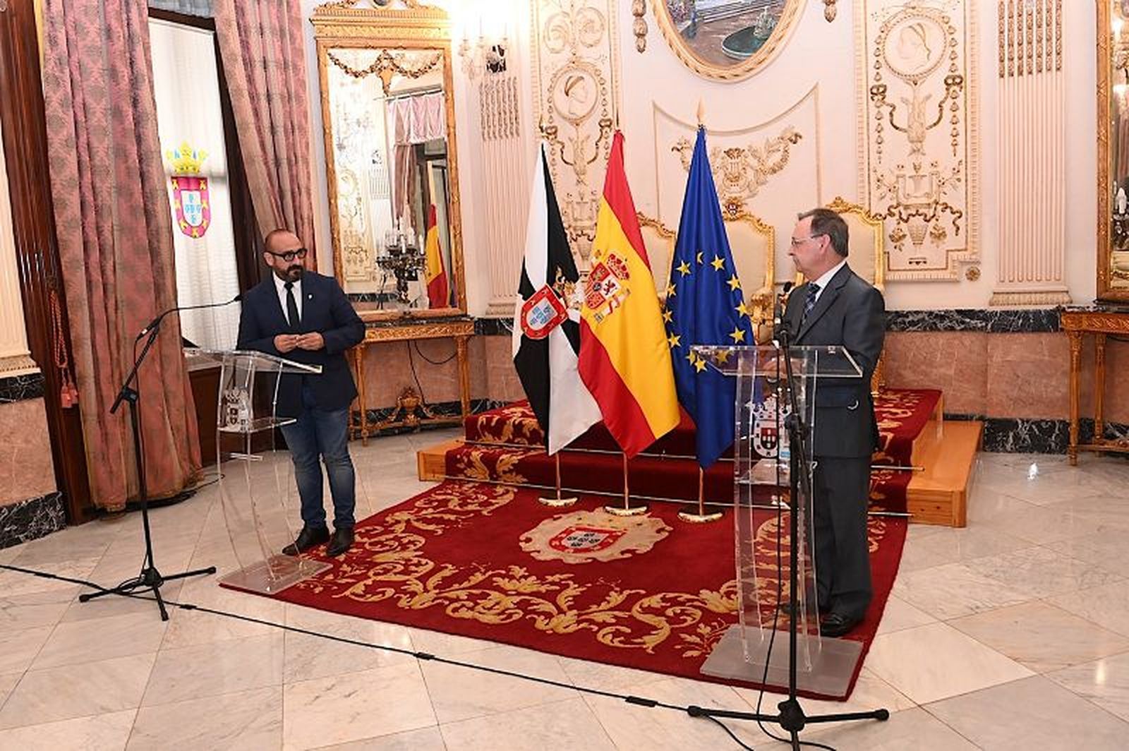 Comparecencia de Juan Vivas y Jordi Cañas en la visita oficial de este último a Ceuta en julio de 2021. / FOTO E.P.