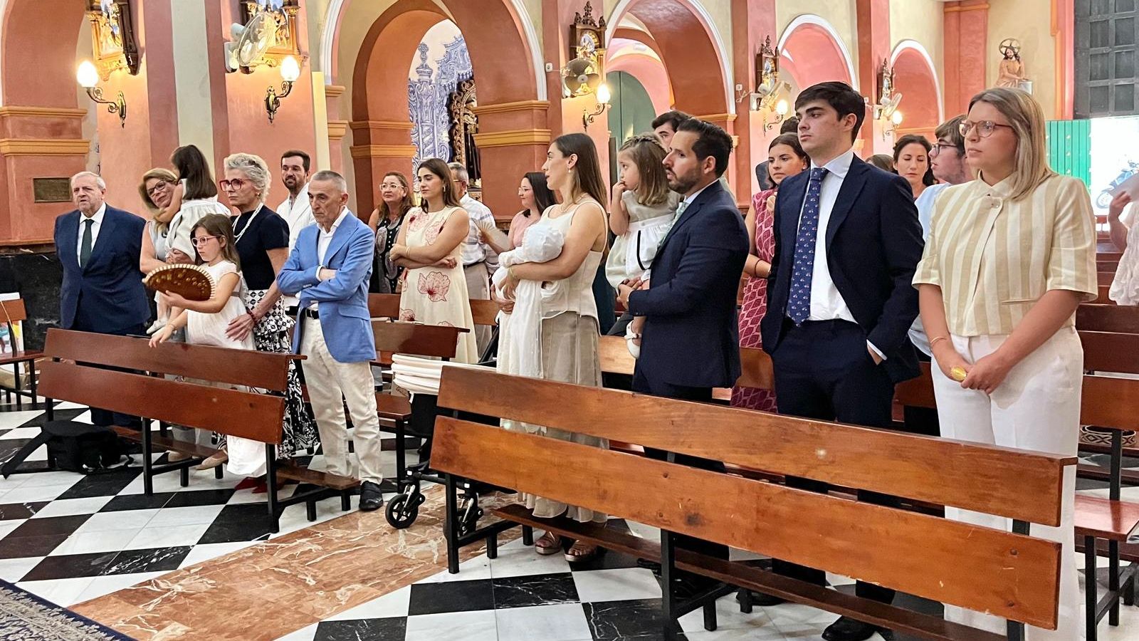 Gonzalo recibió el Sacramento del Bautismo en Los Remedios rodeado de sus familiares