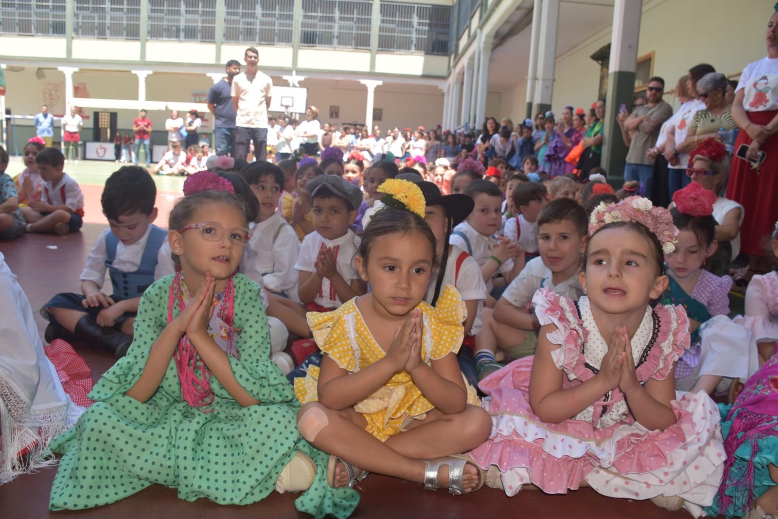 El Colegio de San Agustín disfruta de una feliz jornada solidaria con su Cruz de Mayo