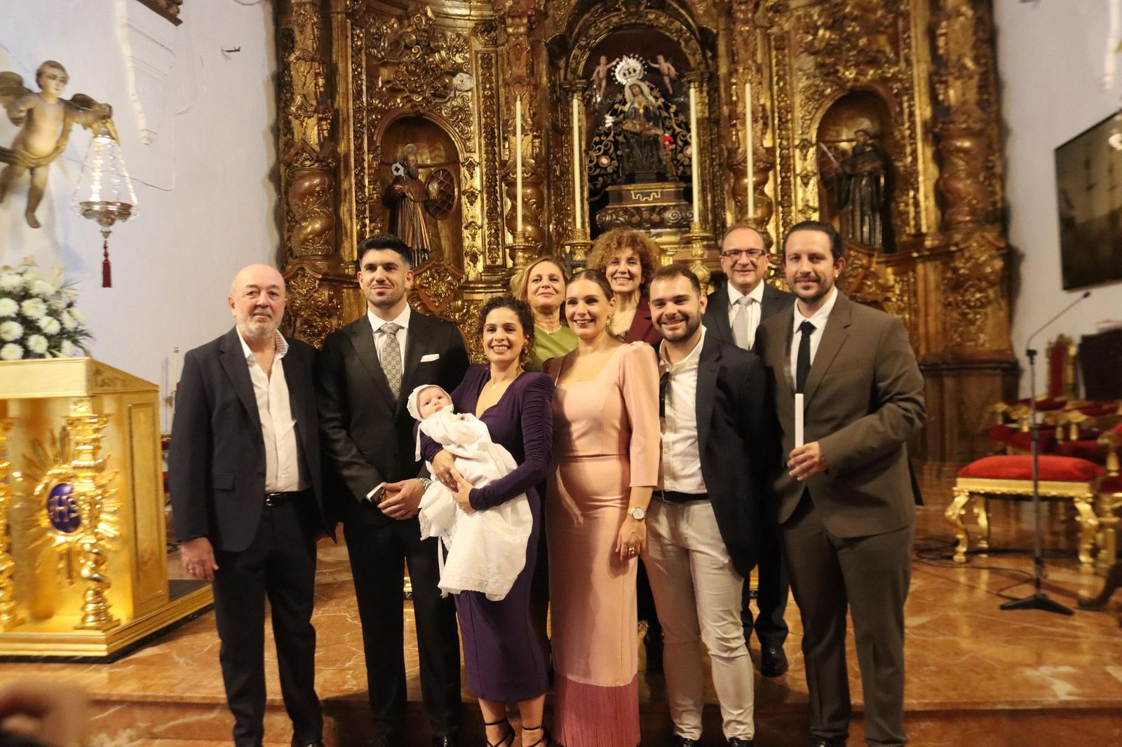 Airam, Carla y Triana reciben el bautismo en la iglesia de Los Remedios