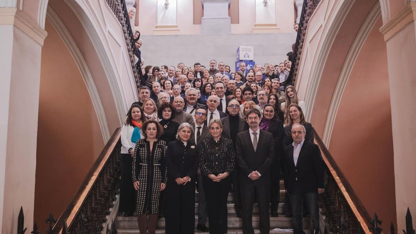 Foto de familia de los miembros de la Comisión Permanente del Consejo Escolar del Estado