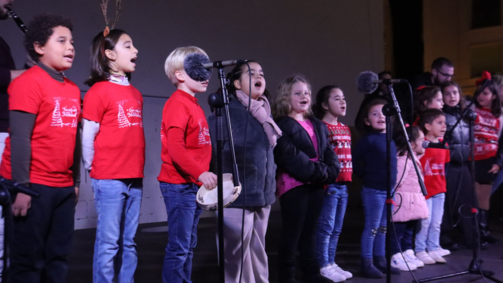FOTOGALERÍA | Polvoroná infantil y mercadillo en la plaza Nelson Mandela