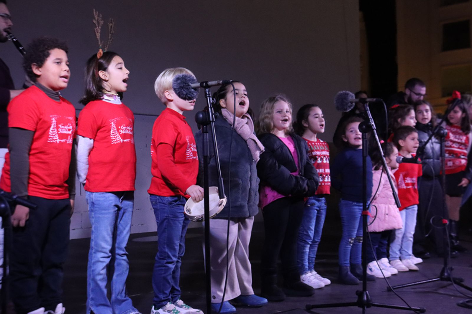 FOTOGALERÍA | Polvoroná infantil y mercadillo en la plaza Nelson Mandela