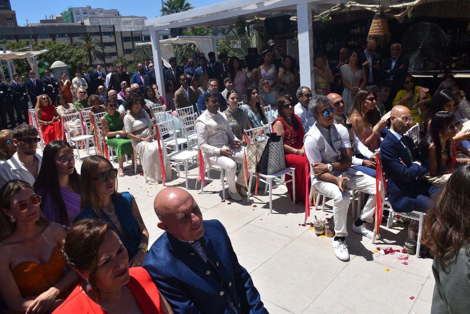 Direk y Rocío sellan su amor bajo el cielo de Ceuta