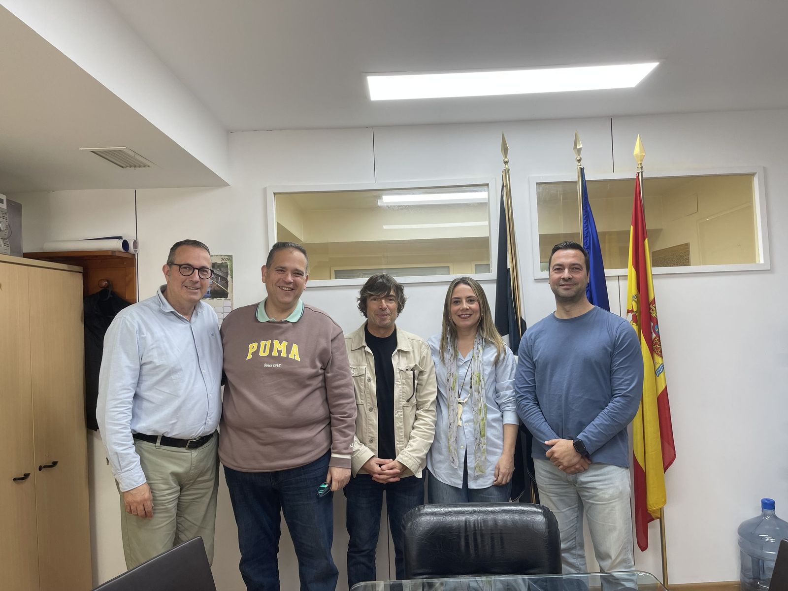Participantes en la reunión, con la consejera Pilar Orozco en el centro