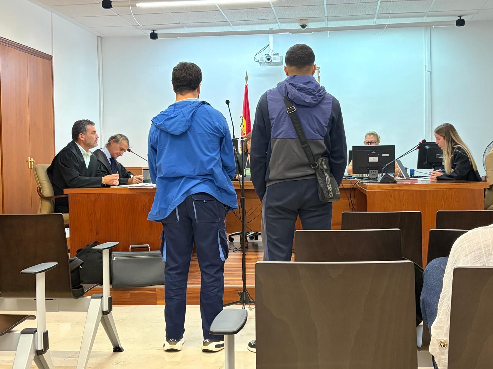 Ambos jóvenes condenados reconocen los hechos que se les imputan