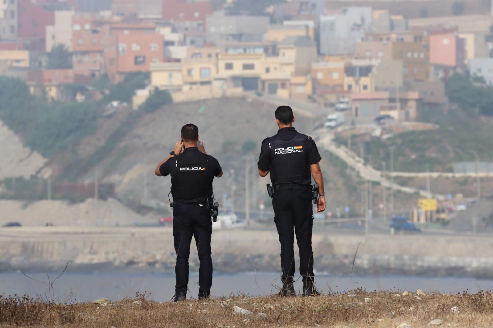 Las entradas en Ceuta de este jueves desde Marruecos, en imágenes