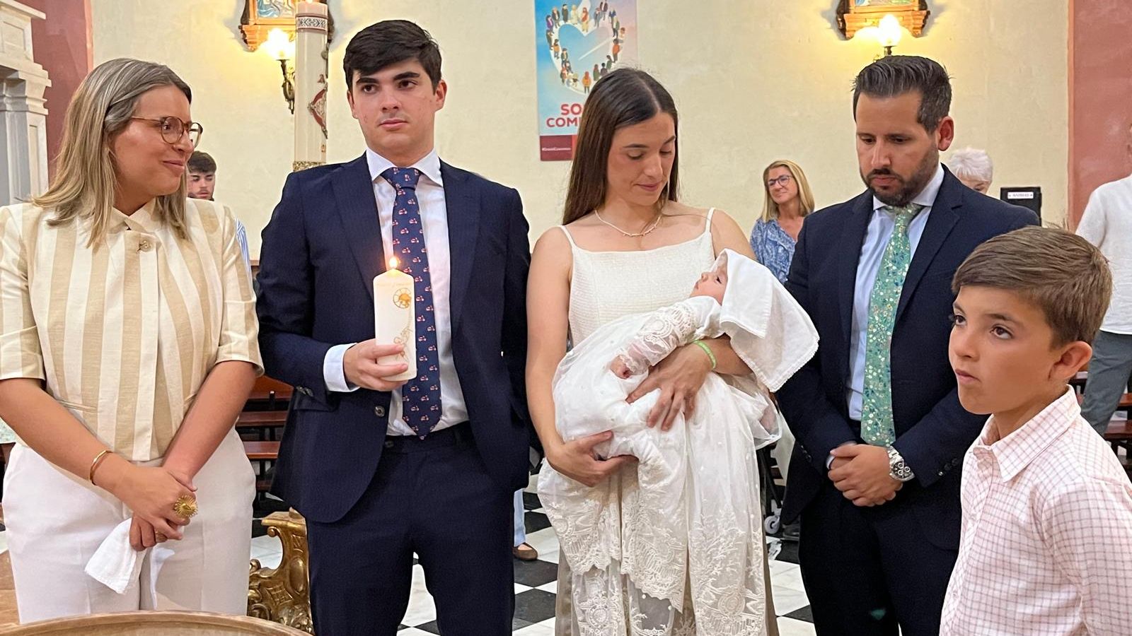 Gonzalo recibió el Sacramento del Bautismo en Los Remedios rodeado de sus familiares