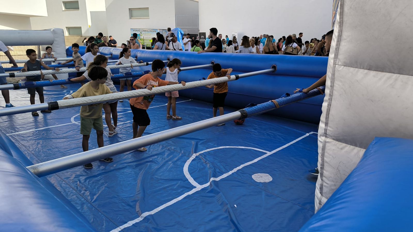 La Caixa, la AD Ceuta y otras entidades se unen para concienciar sobre el reciclaje a los más pequeños