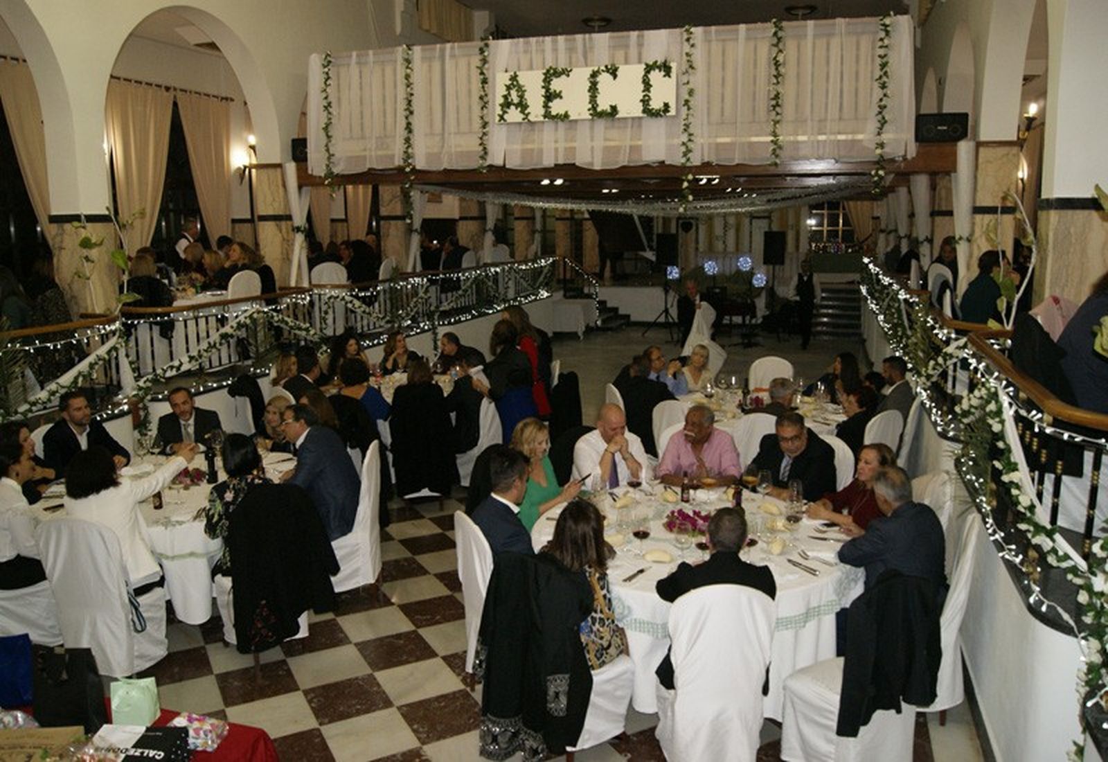 Cena benéfica de la AECC en una foto de archivo