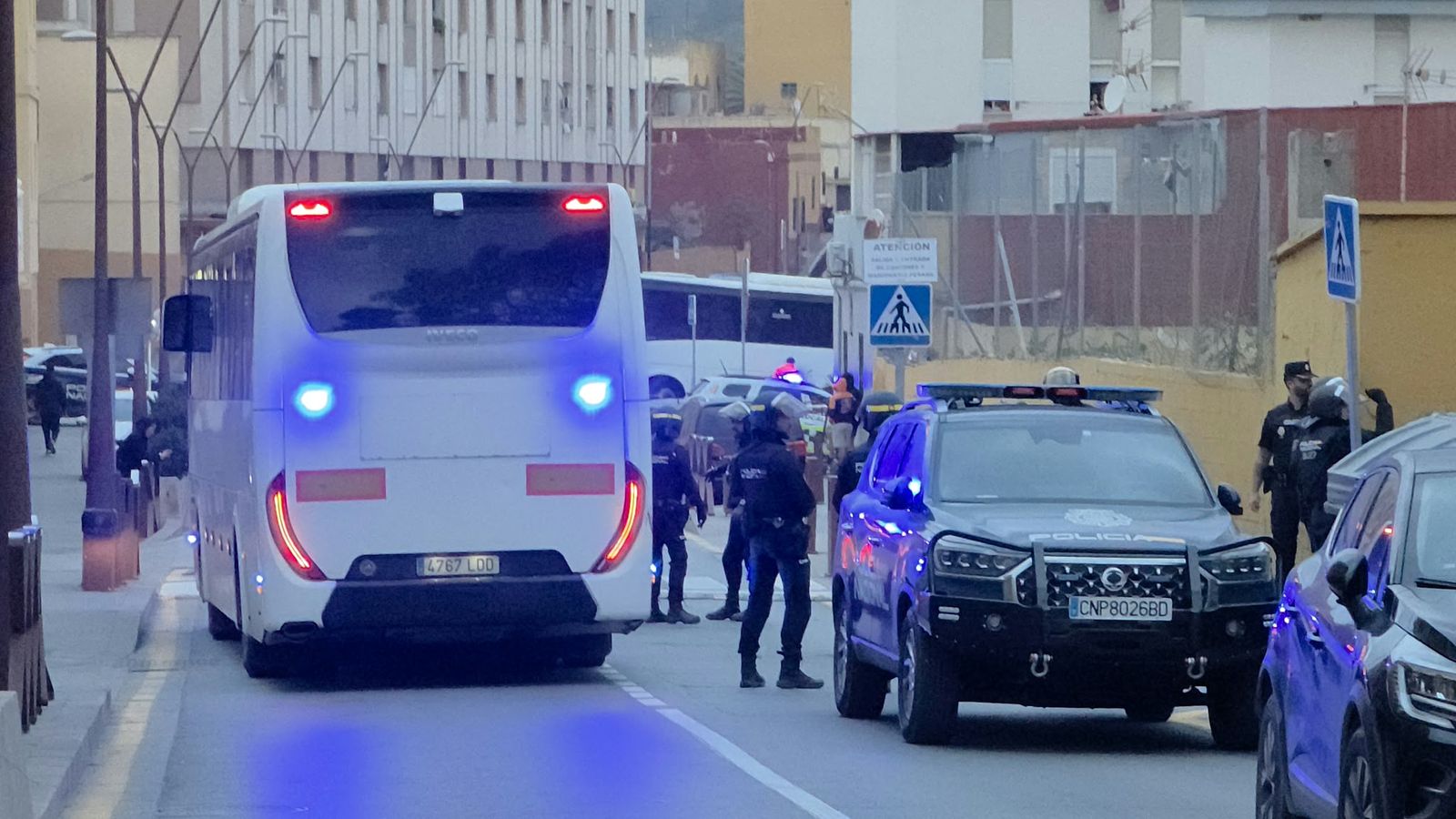Despliegue policial en Los Rosales y el Tarajal para retirar a los inmigrantes que quedan en las calles