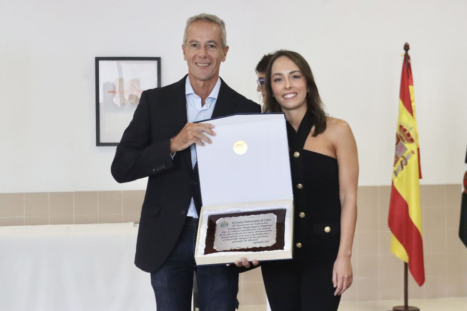 El Centro Penitenciario de Ceuta entrega medallas y condecoraciones en honor a la Virgen de la Merced