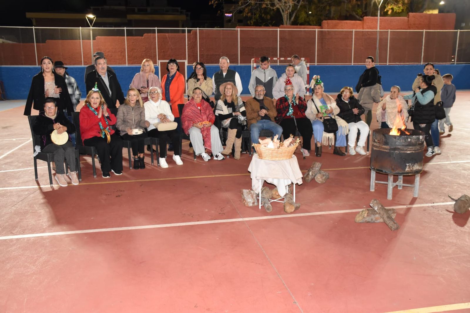 El Polígono celebra su primera Zambomba Flamenca con música y tradición