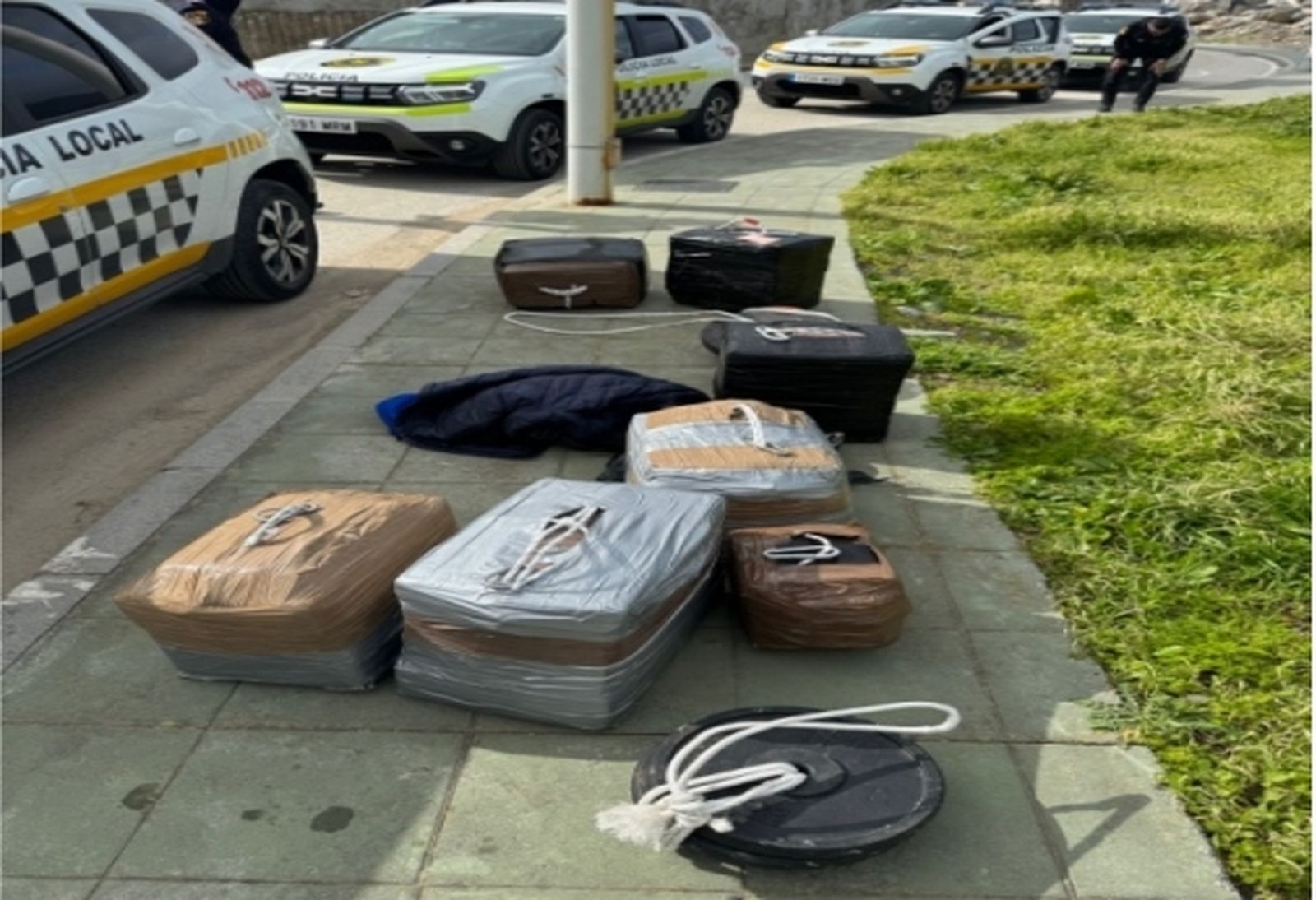 Fardos del hachís intervenido.