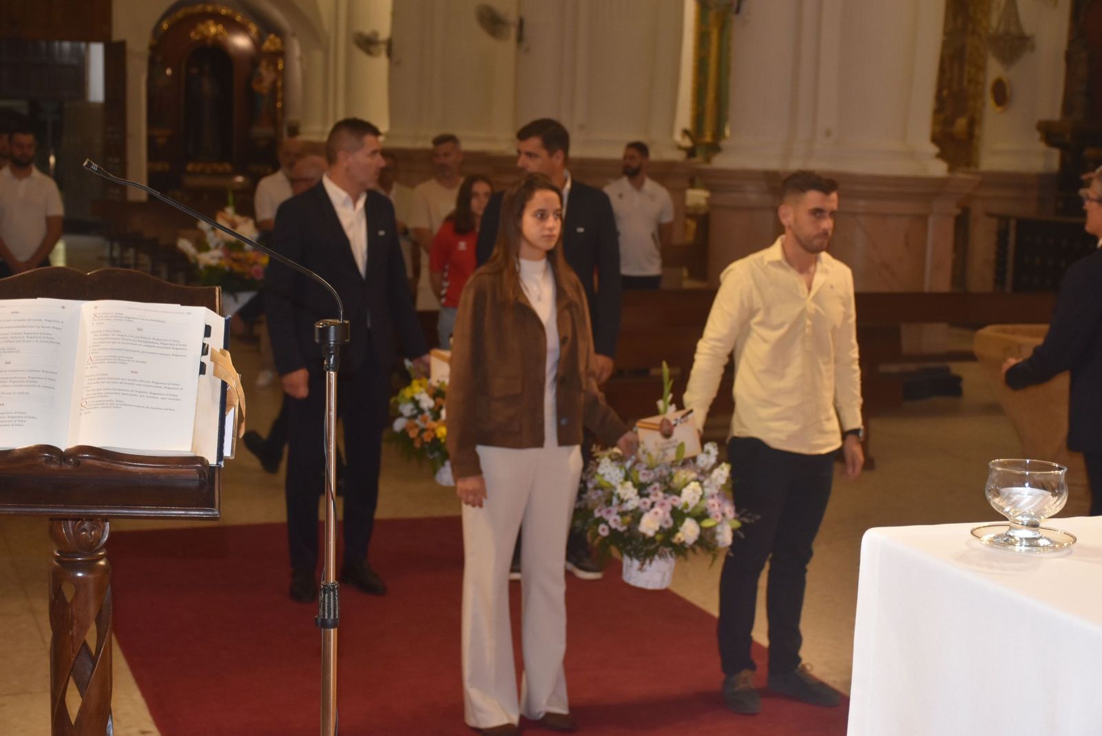 Ofrenda a la patrona y plegaria en Sidi Embarek