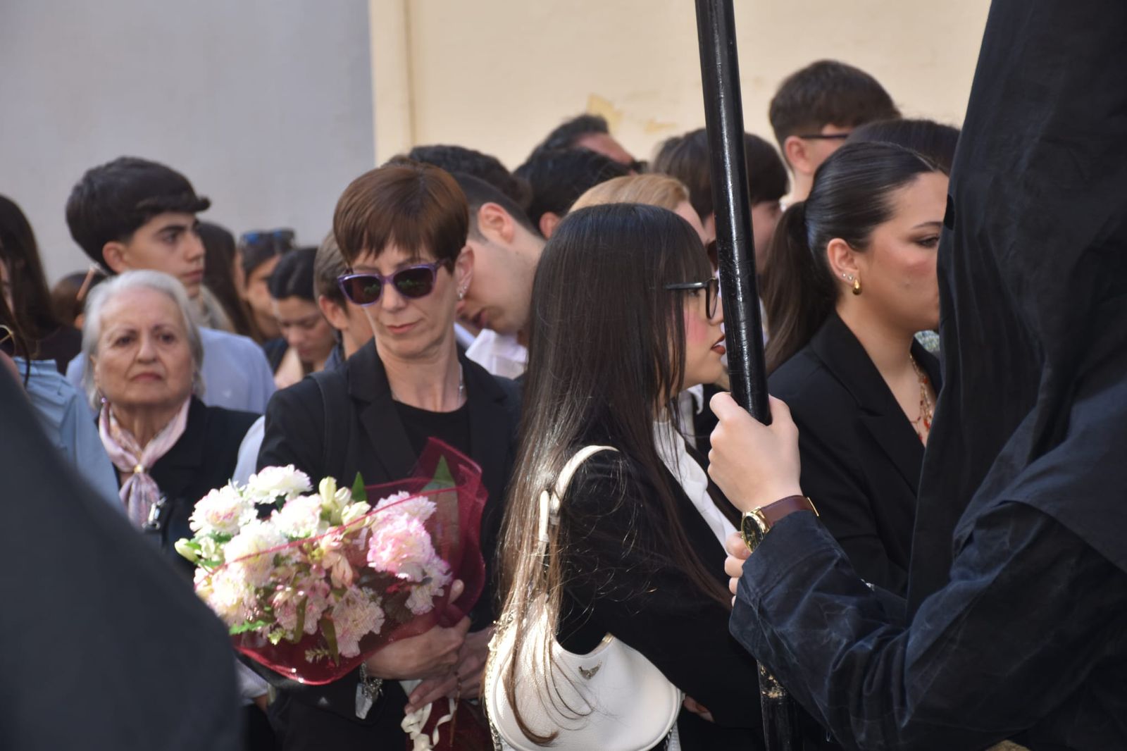 Saetas y emoción a raudales para la salida de la Buena Muerte