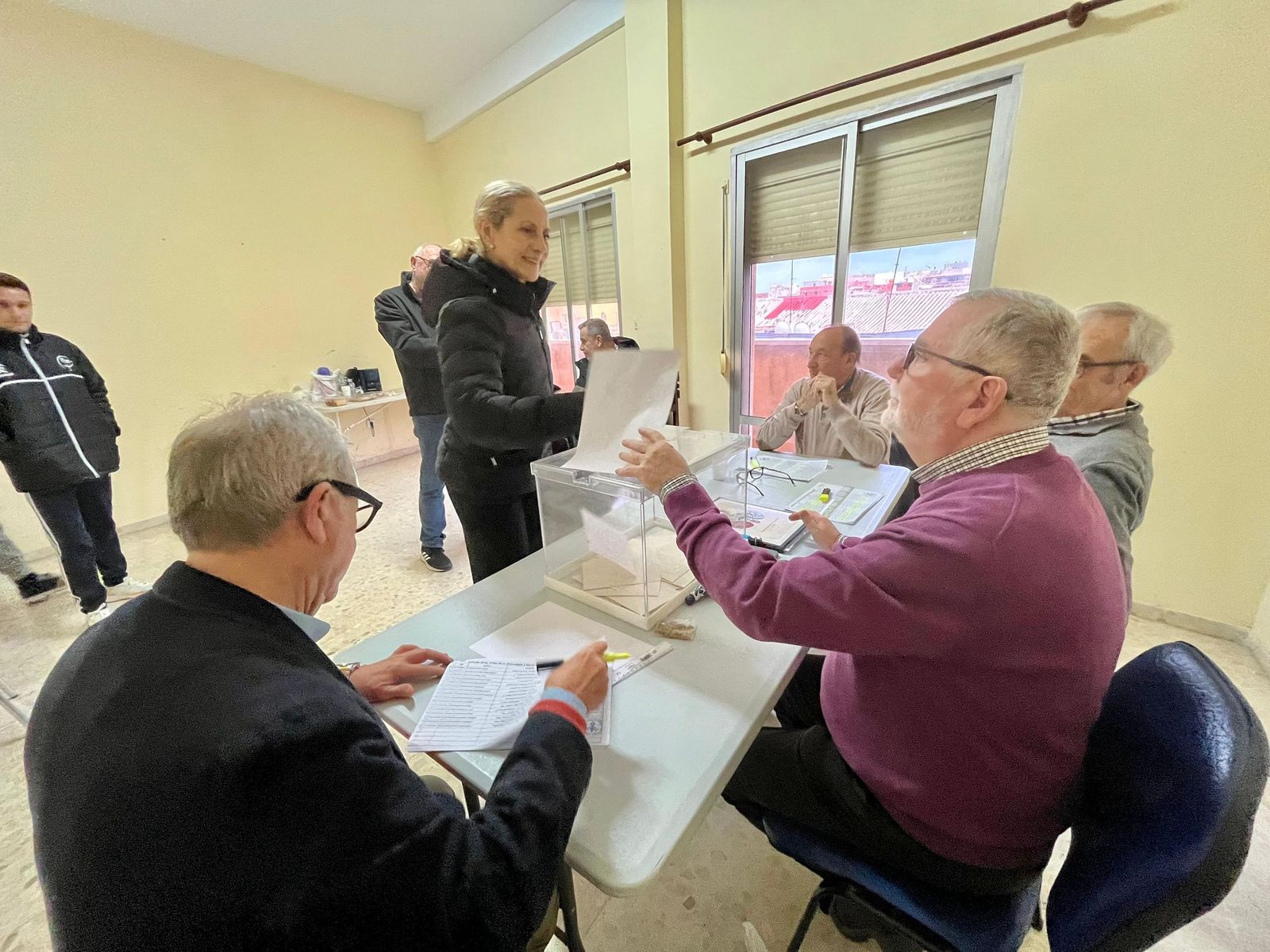 Los salones parroquiales de la Iglesia de Santa Teresa acogieron este jueves el cabildo electoral de la Encrucijada.