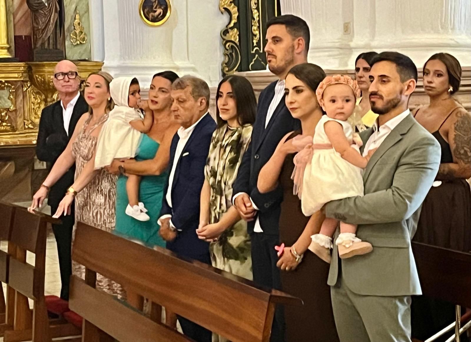 Gabriela, Manuel y Jimena reciben el Sacramento del Bautismo en el Santuario