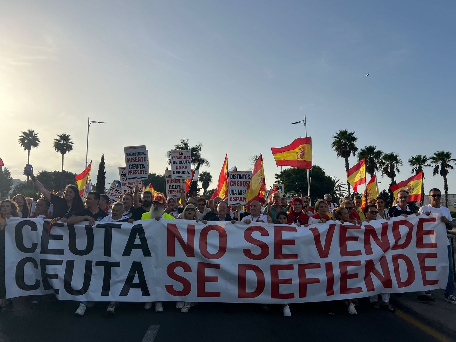 La Federación de Vecinos cifra en más de 45.000 personas la manifestación por Ceuta el pasado martes