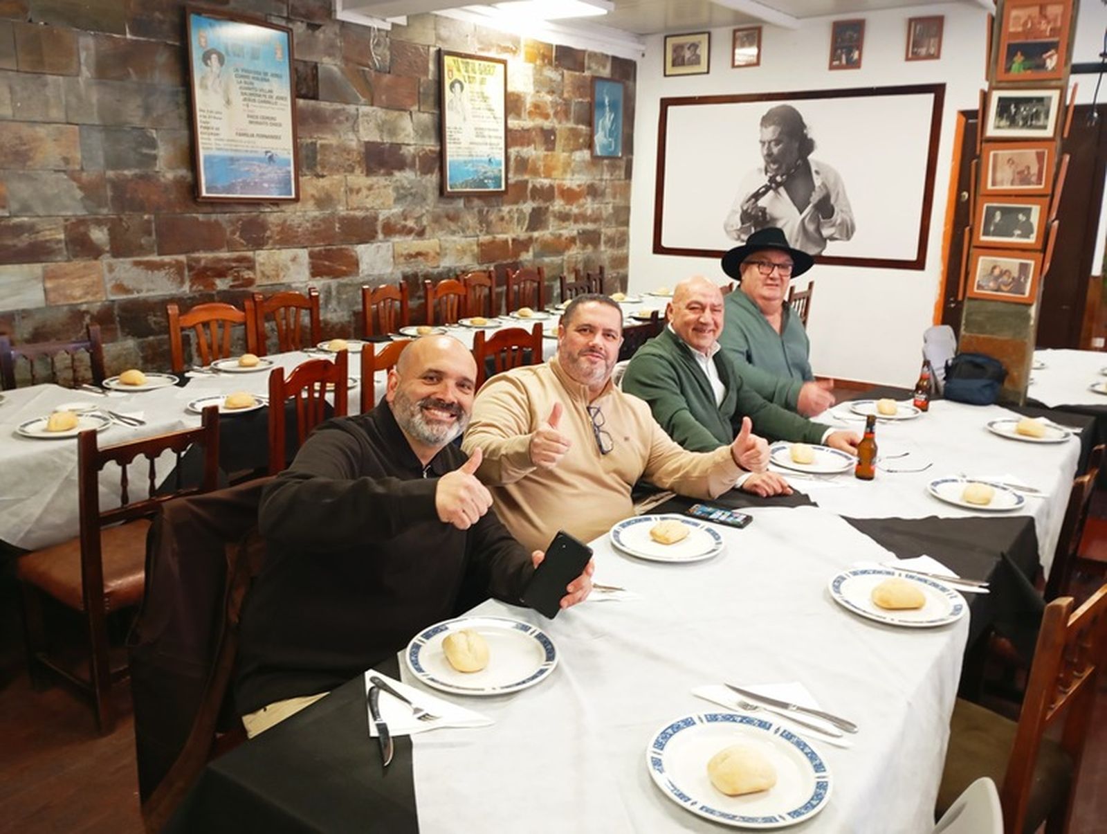 2211_4bc401d9-8f48-4f7a-8ade-7d16acff76bb