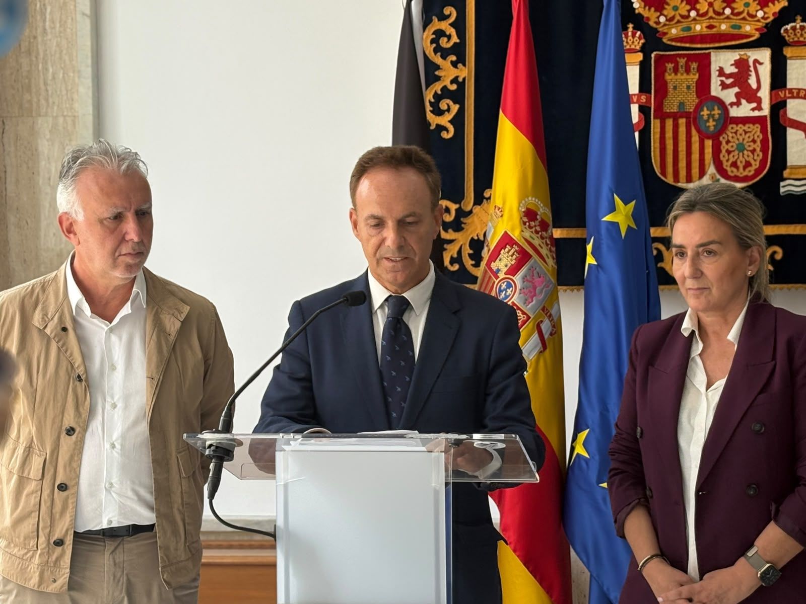 De izquierda a derecha: Ángel Víctor Torres, David de la Encina y Milagros Tolón