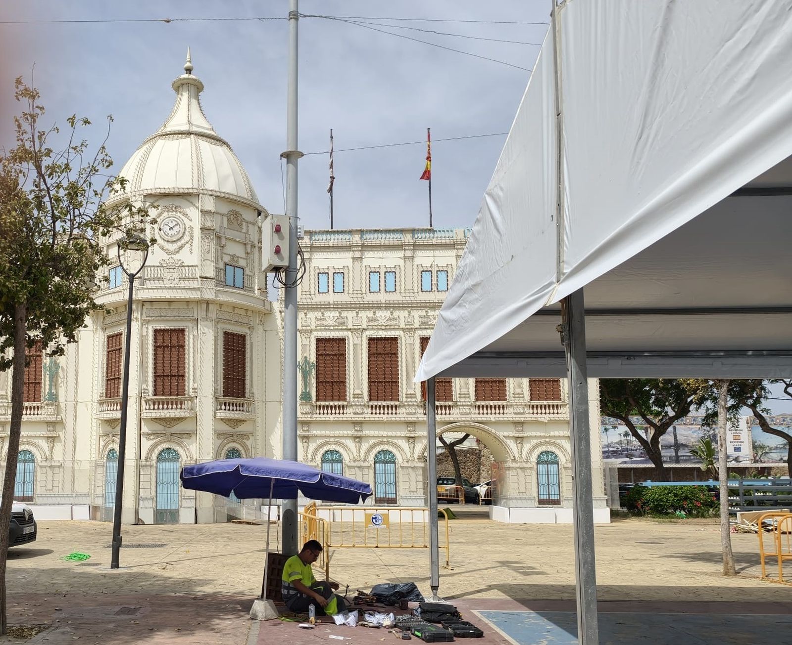 La portada del recinto ferial