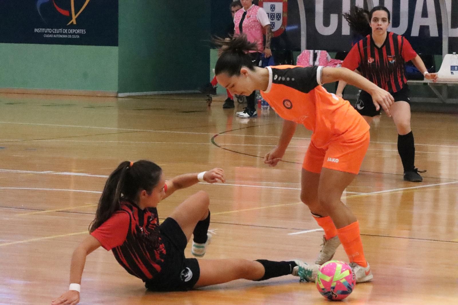 (6-2) El Camoens gana y convence ante el Azuqueca