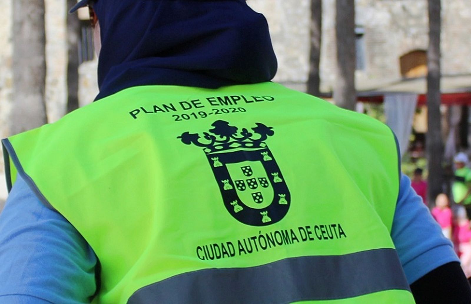 Una trabajadora de los Planes de Empleo en Ceuta. / FOTO EL PUEBLO