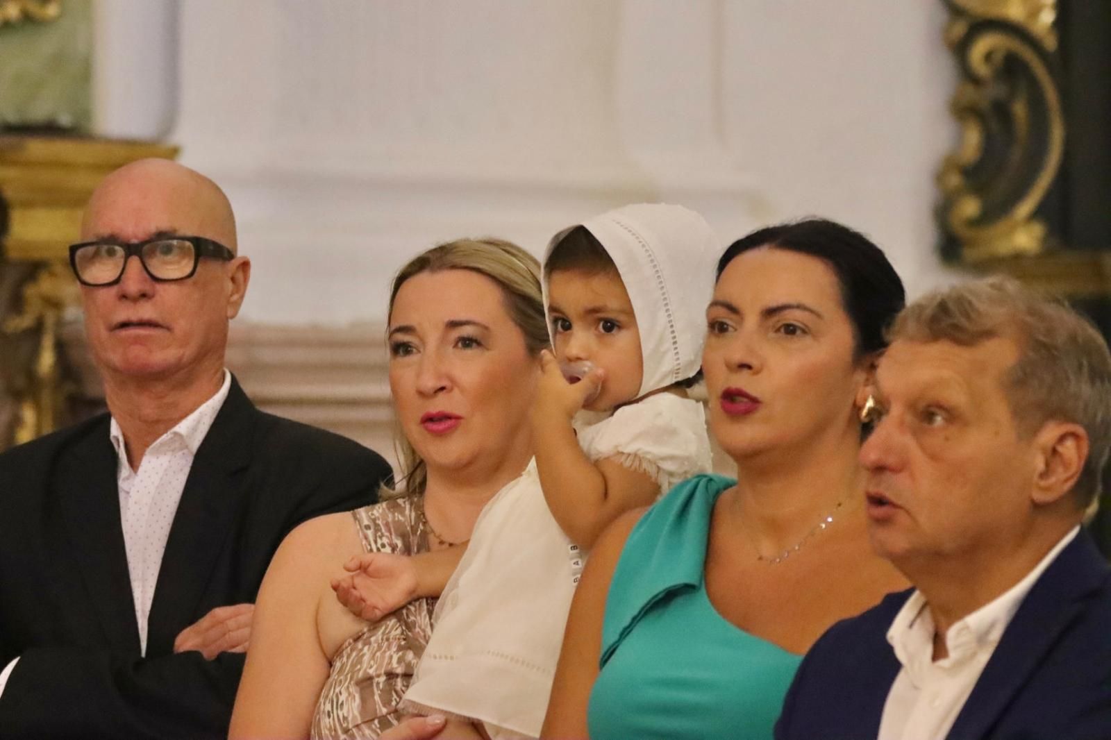 Gabriela, Manuel y Jimena reciben el Sacramento del Bautismo en el Santuario