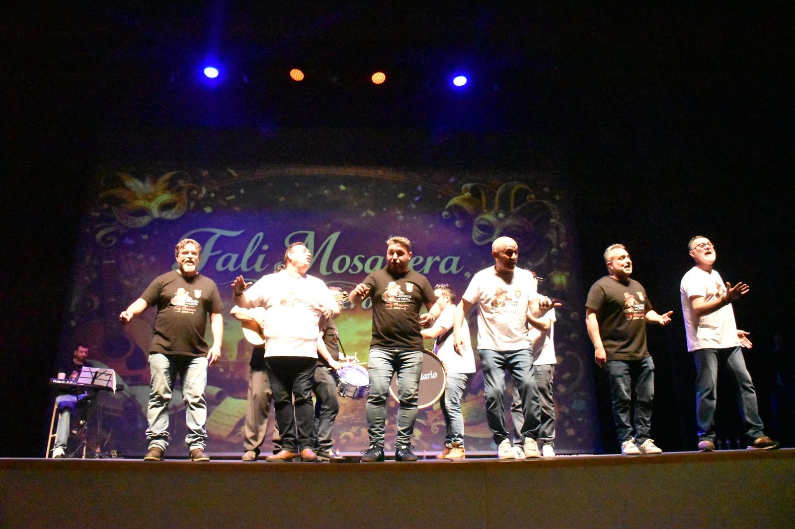 Mosquera emociona a Ceuta cantándole a la 'señora que es igual a Cádiz'