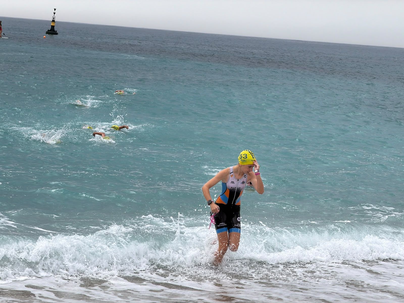 Los aficionados al triatlón en Ceuta se reúnen para participar en el Acuatlón Popular 'Juan Mur' y en la Phoenix Kids Triathlon