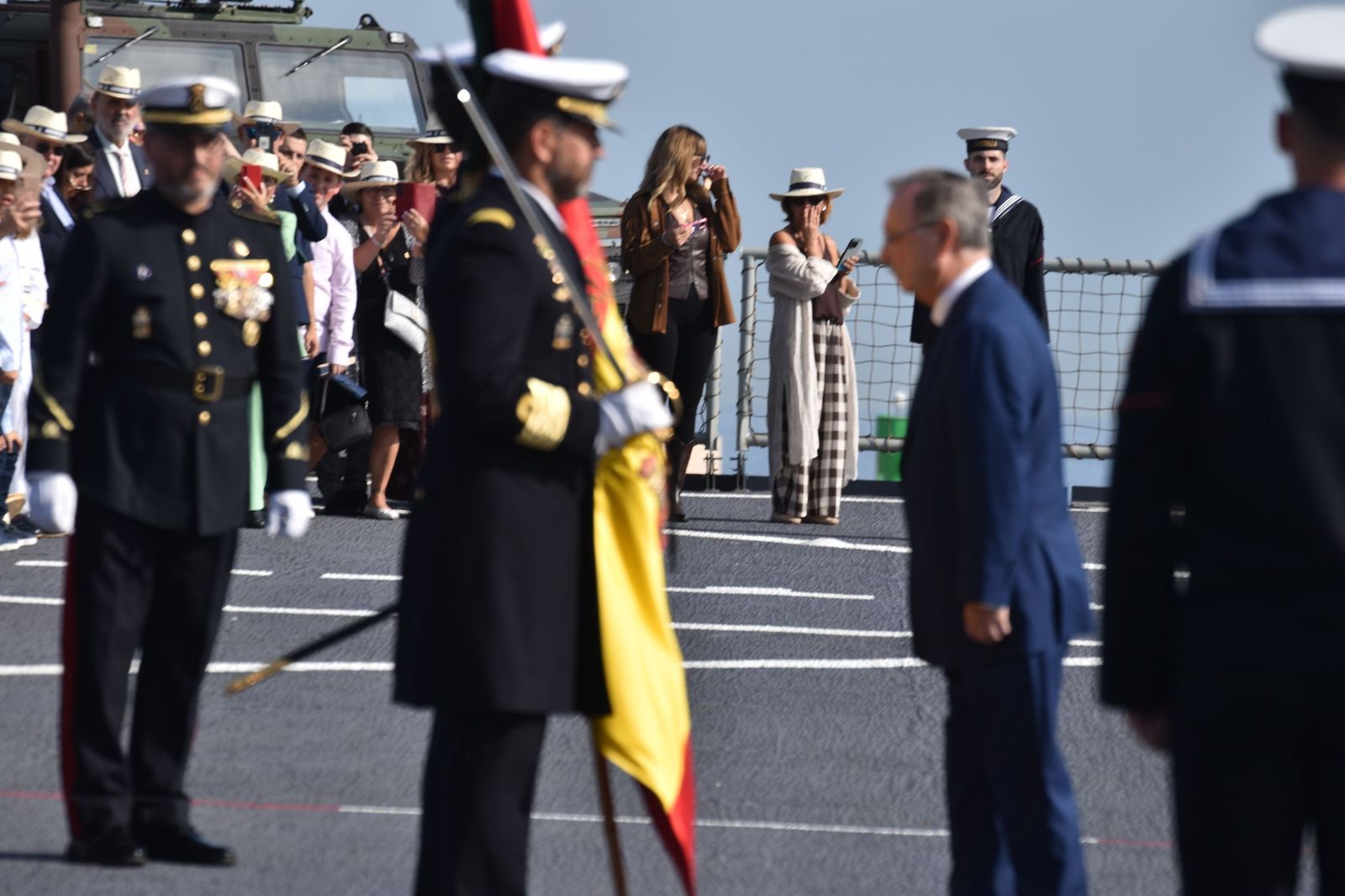 Emotiva jura de bandera a bordo del 'Castilla'