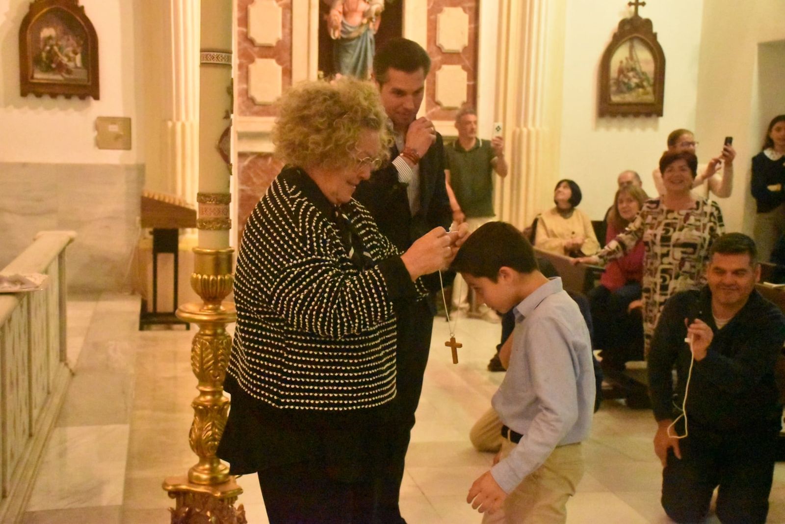 Bendición de las cruces en la iglesia de San Francisco
