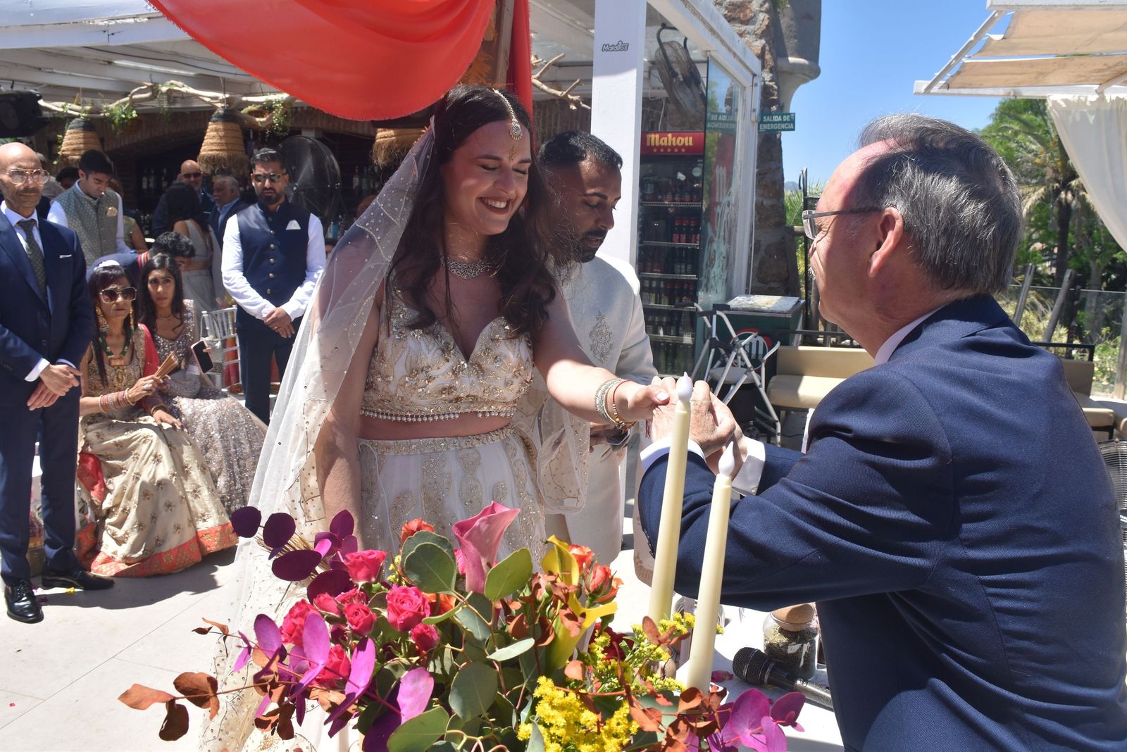 Direk y Rocío sellan su amor bajo el cielo de Ceuta
