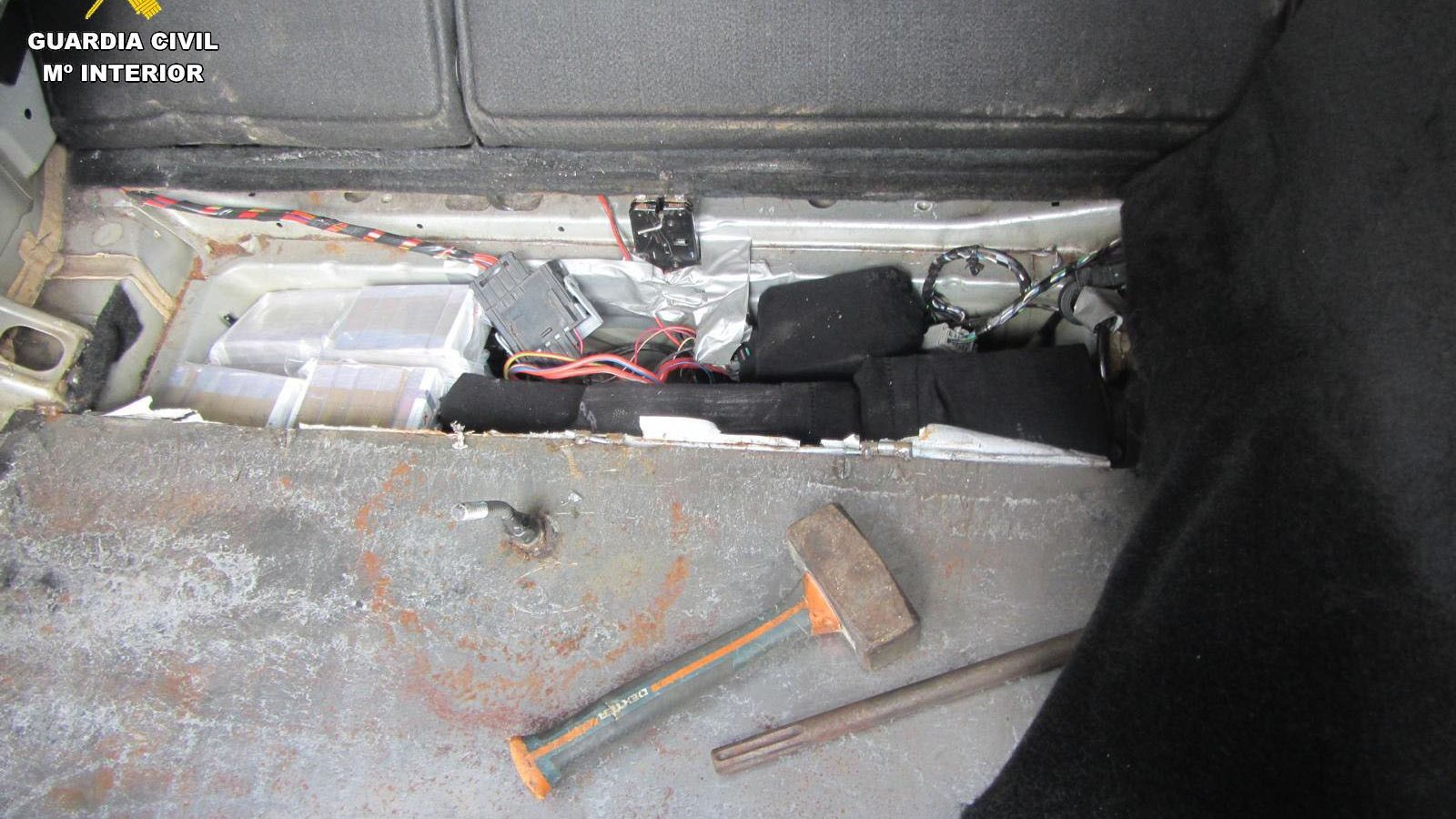 Droga intervenida este domingo en el puerto de Ceuta en un vehículo de alta gama