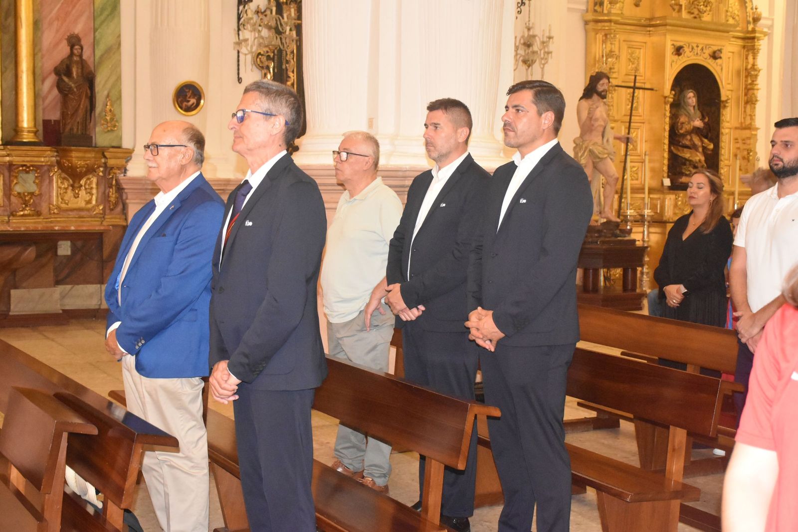 Ofrenda a la patrona y plegaria en Sidi Embarek