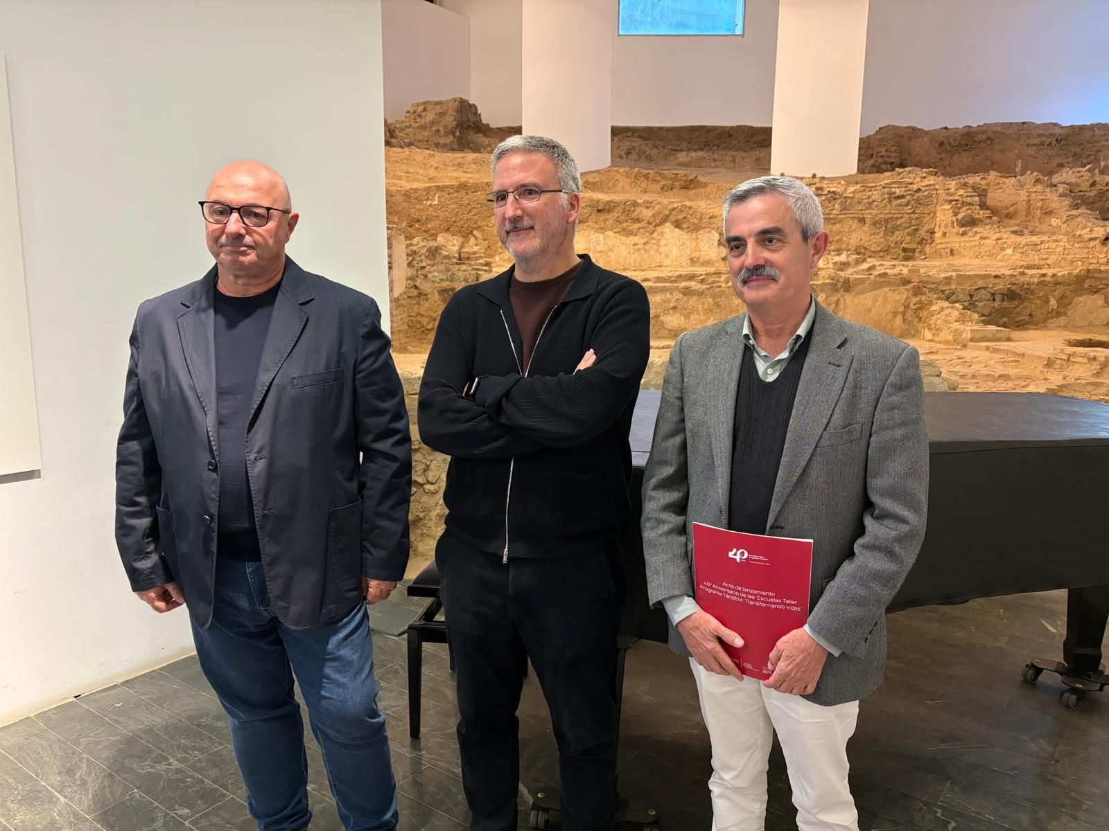 De izquierda a derecha: Cecchi, Pérez y Gil