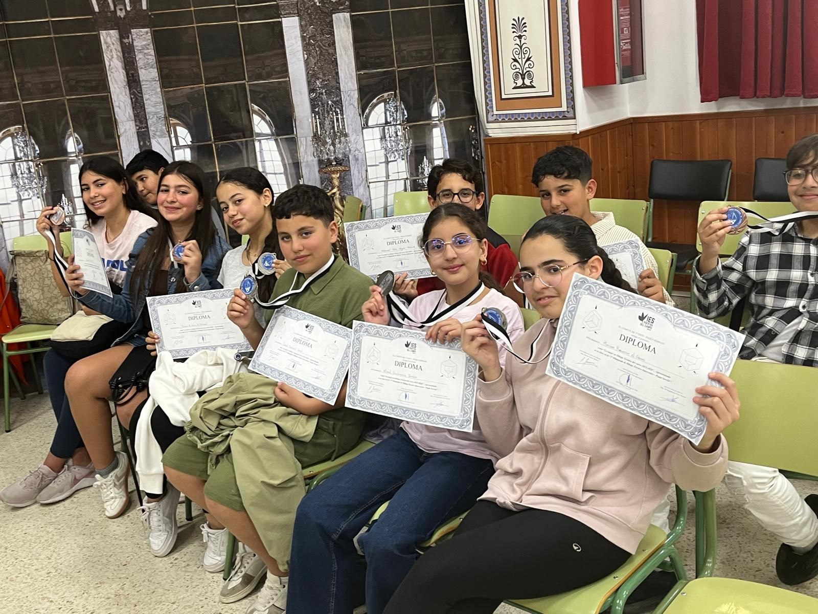 El IES Camoens acoge unas Olimpiadas de Dibujo Técnico con el legado de Paqui Serráis