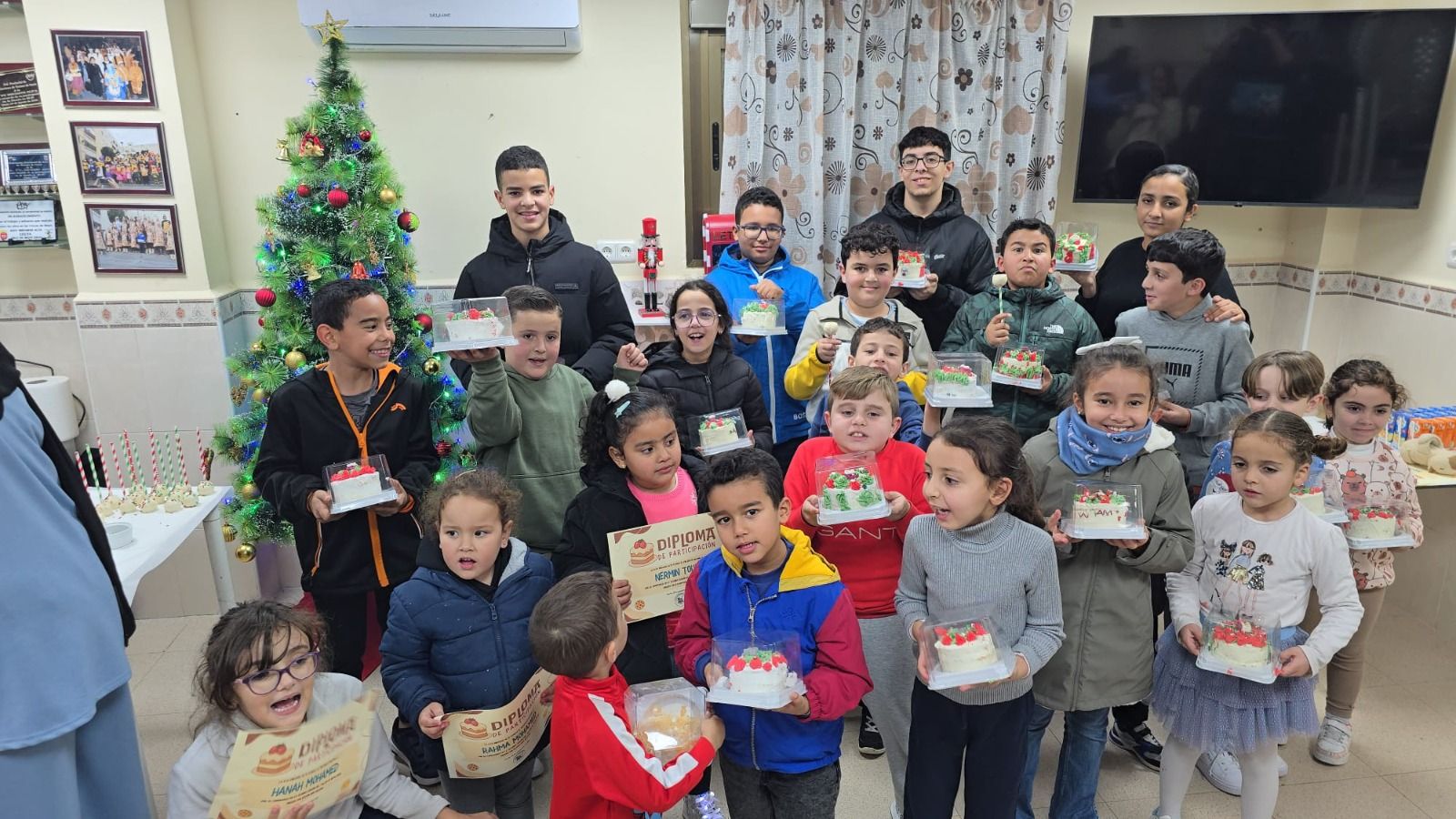 Miramar Alto cierra su proyecto 2025 con un taller de repostería infantil que impulsó Pepe Ramos